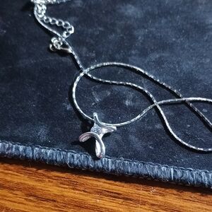 Elegant Silver Necklace with Crystal Pendant